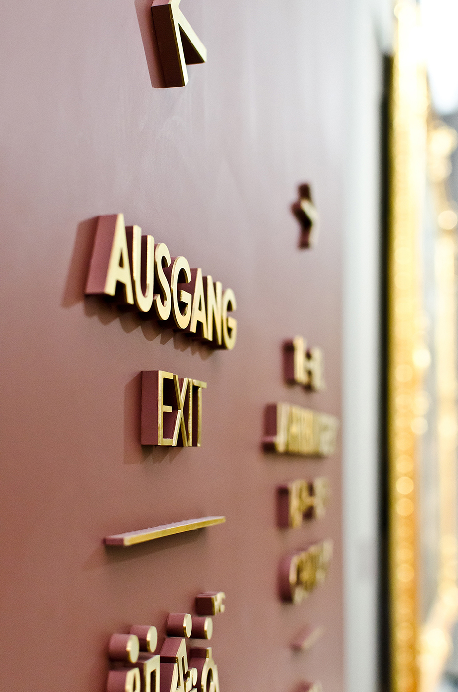 Détail signalétique directionnelle