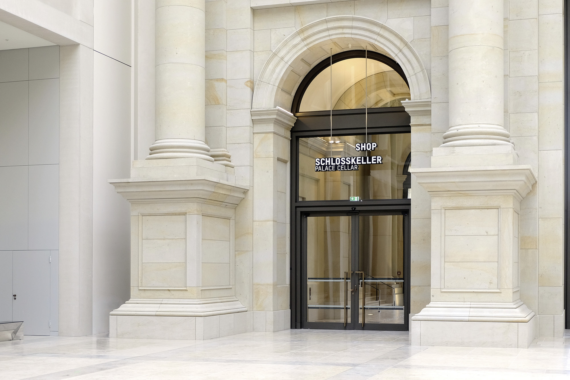 Signalétique directionnelle lumineuse