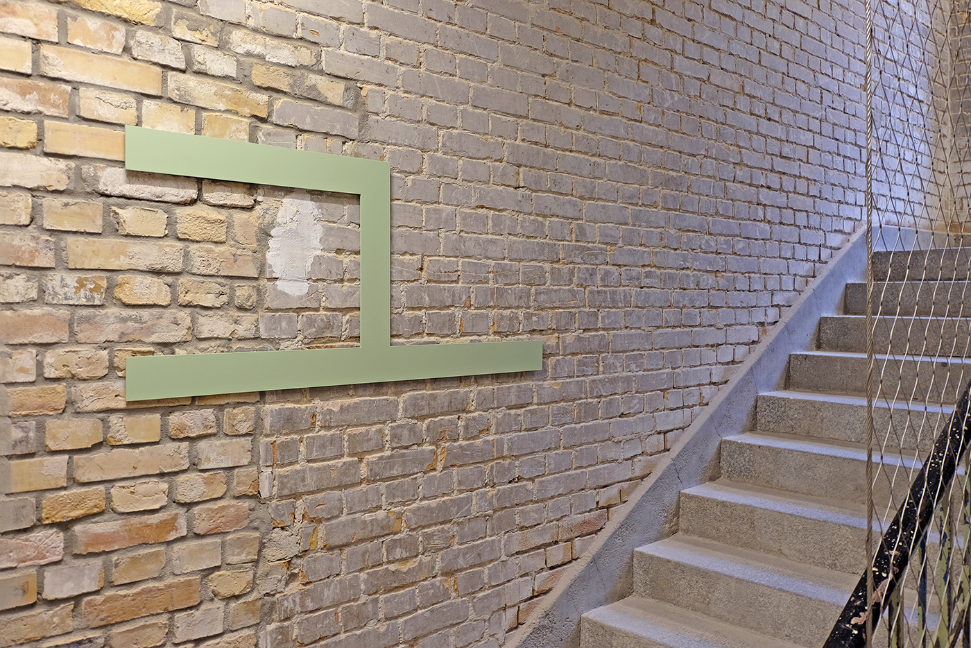 Level identification sign